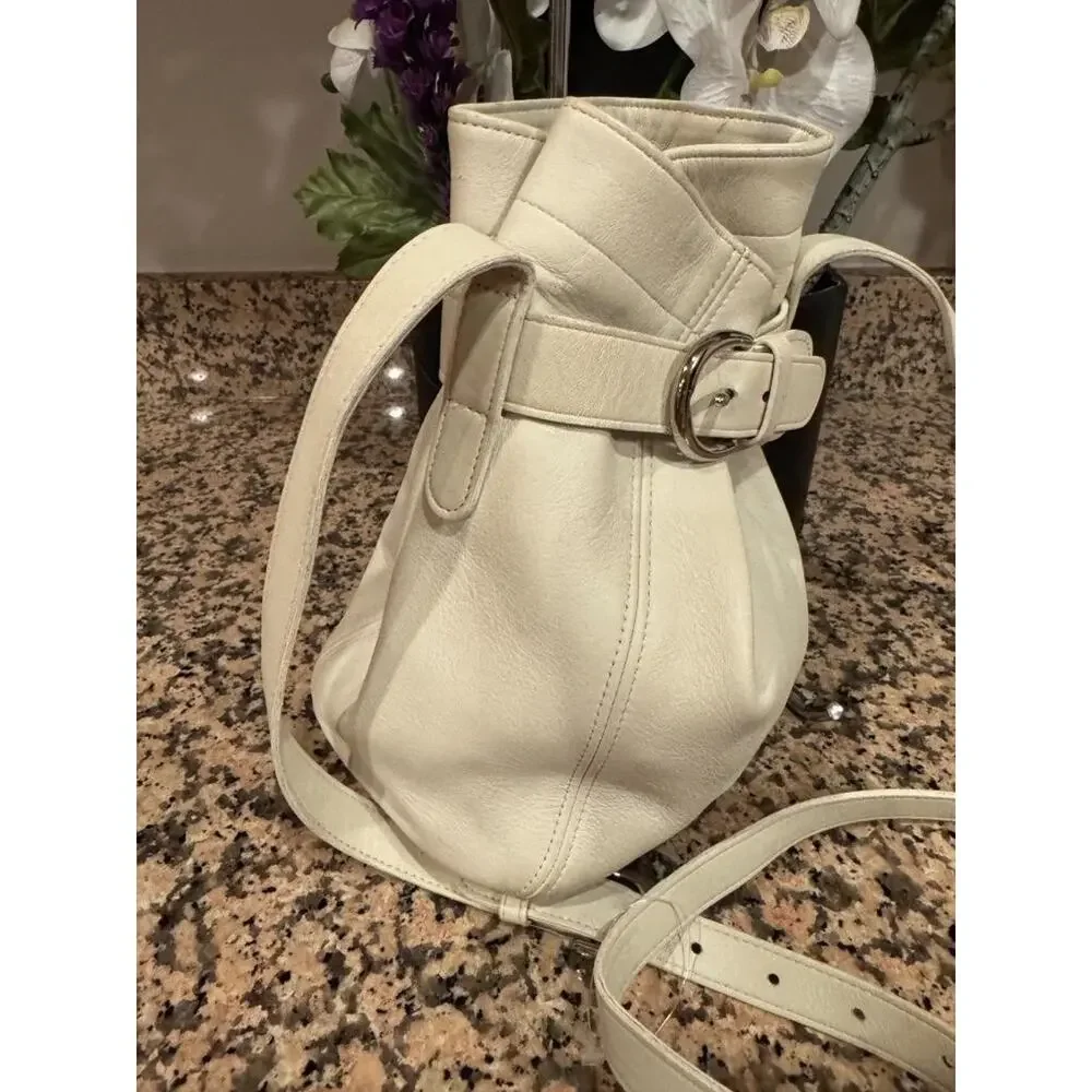 Vintage COACH 4156 Belted Soho ivory Leather Cross-body Bag (150